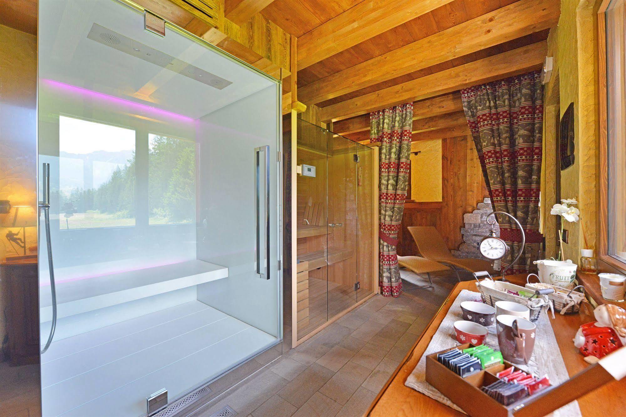 Hotel Le Petit Abri Champoluc Exterior photo