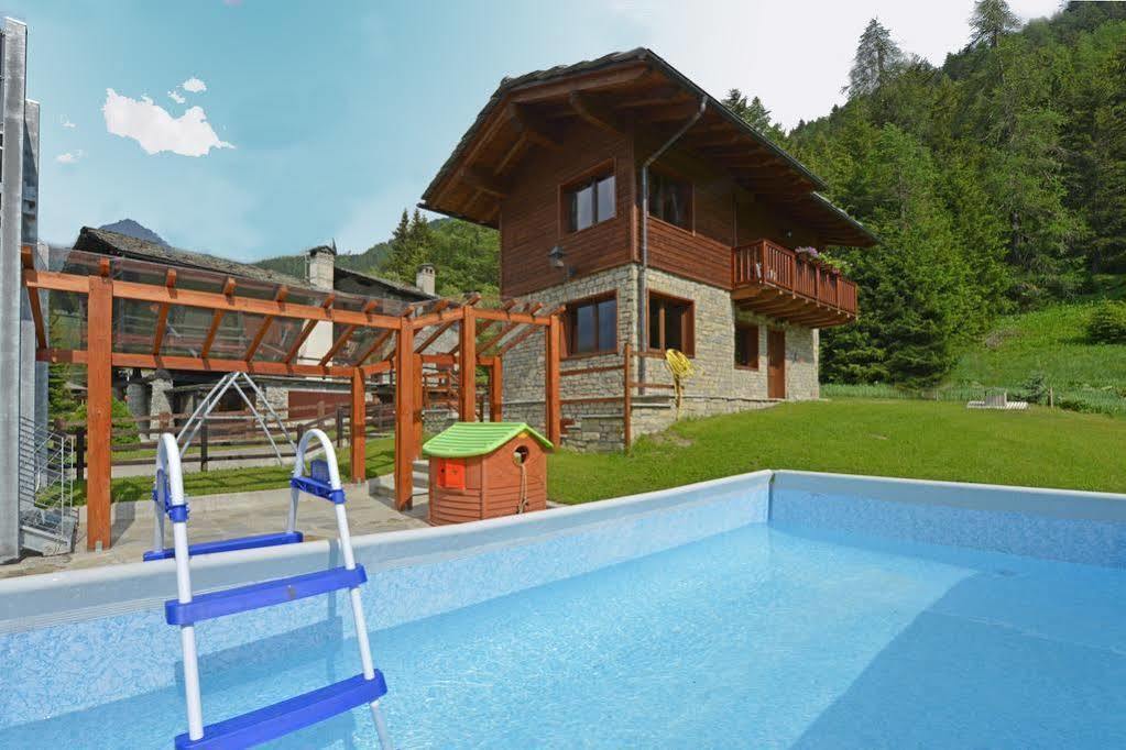 Hotel Le Petit Abri Champoluc Exterior photo